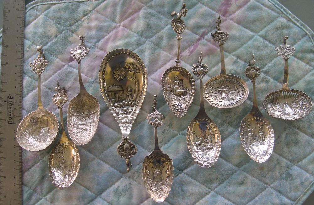 monkey spoons