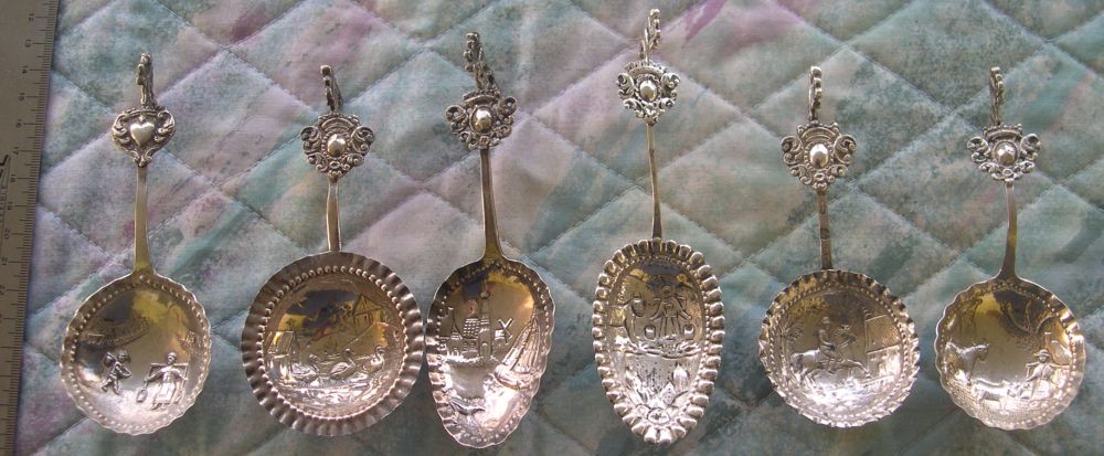 monkey spoons
